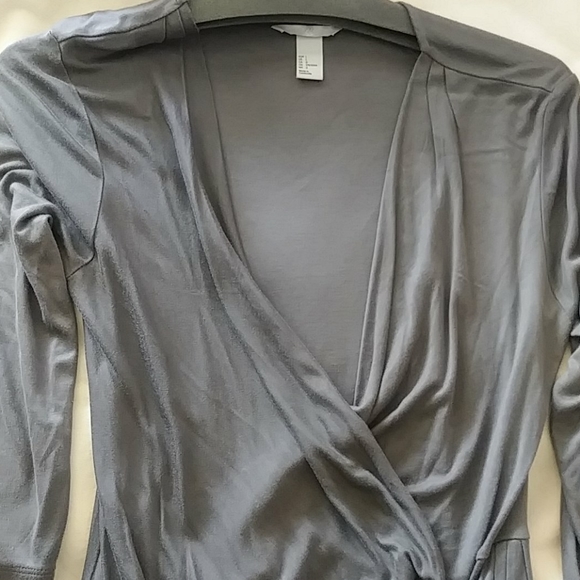 🆕H&M faux wrap dress in grey - Picture 8 of 10